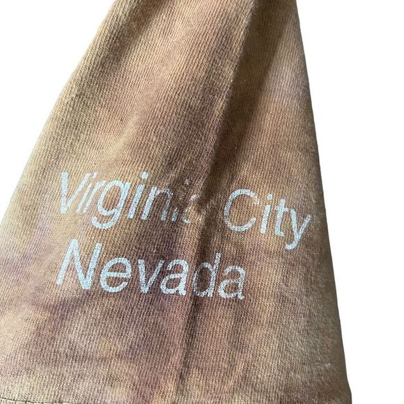 The Mountain Graphic T Shirt Medium - Picture 4 of 4